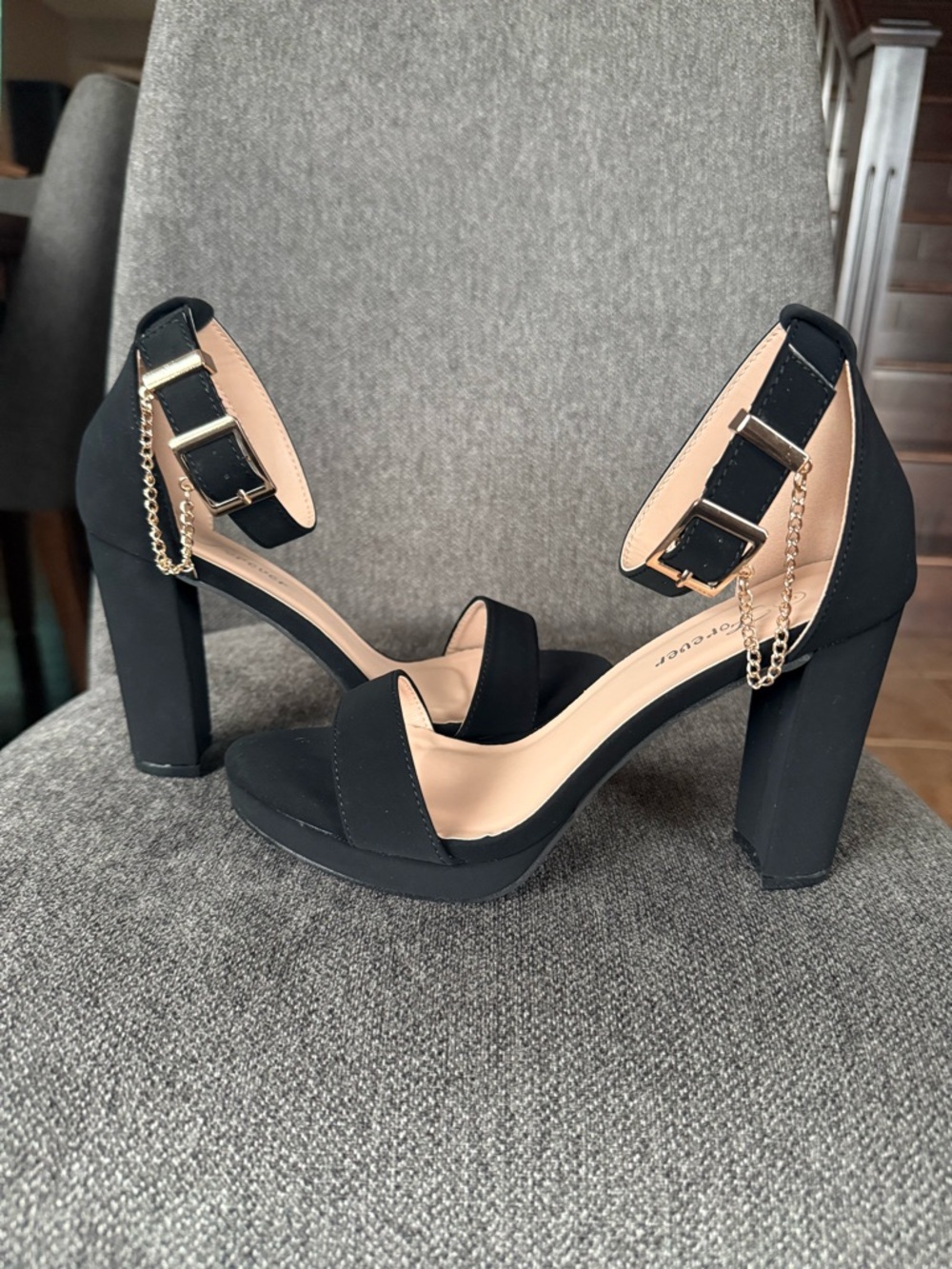 Black High Heels with Gold Chain Size 7